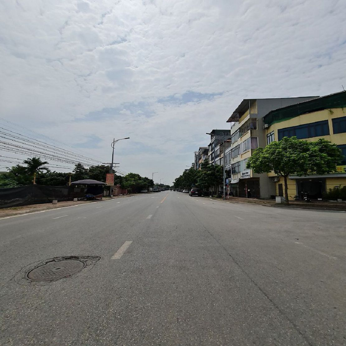 Bán đất xã Gia Lâm, HN, gần Vincom, đường ô tô. 202m2, mt 8m vuông vắn. Giá đầu tư. Lh 0989894845 - Ảnh chính